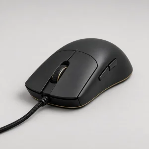 FALCON M1 WIRED — منظر بزاوية ثلاثة أرباع
