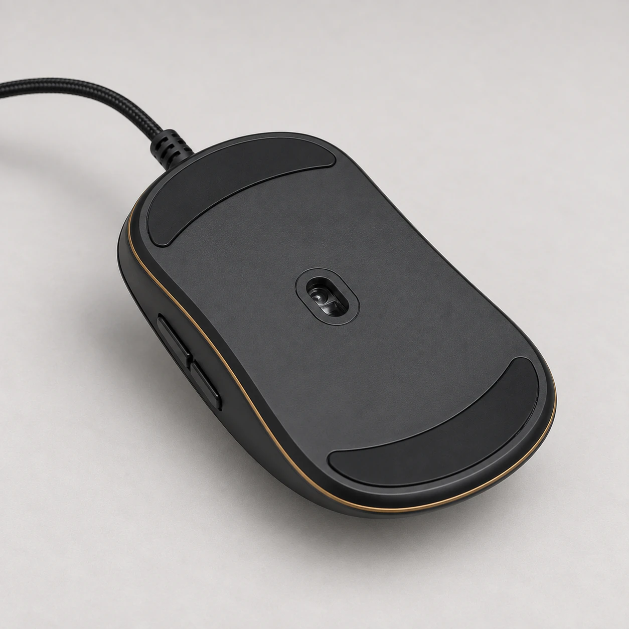 FALCON M1 WIRED — الجهة السفلية والمستشعر وقواعد الانزلاق